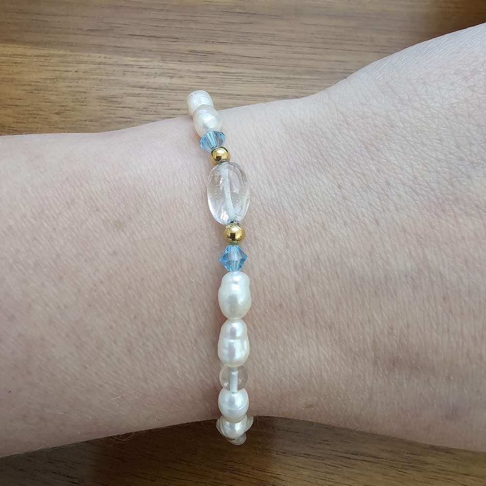 Vintage-Inspired Freshwater Pearl & Crystal Beaded Bracelet with Ornate Toggle